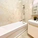 Address 26 - Palace Of Parliament Area Apartment