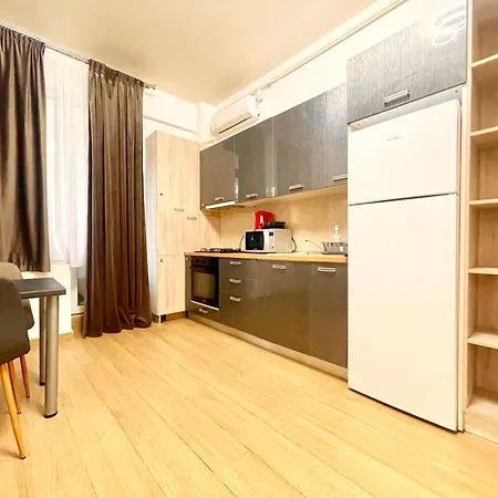 Address 26 - Palace Of Parliament Area *